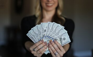Ile trzeba zarabiać żeby się wyprowadzić? Ile trzeba zarabiać żeby się wyprowadzić?
